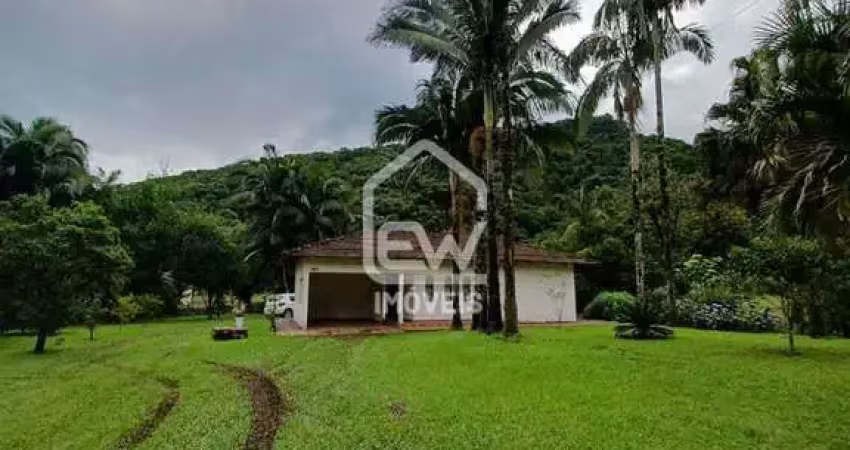Chácara com área total de 25.544m² em schroeder, sc