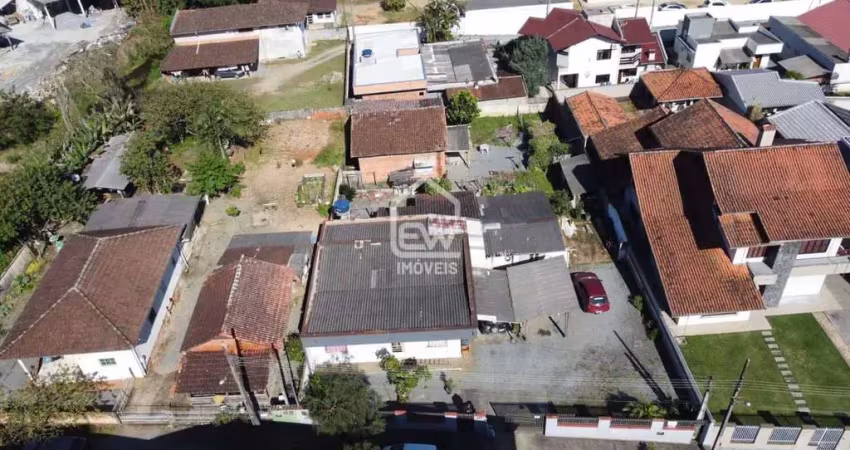 Terreno com duas casas com área total de 1001m² em jaraguá do sul, sc