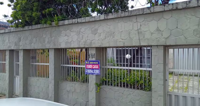 Casa residencial terreno frente de 14,40m nas laterais 54,00m