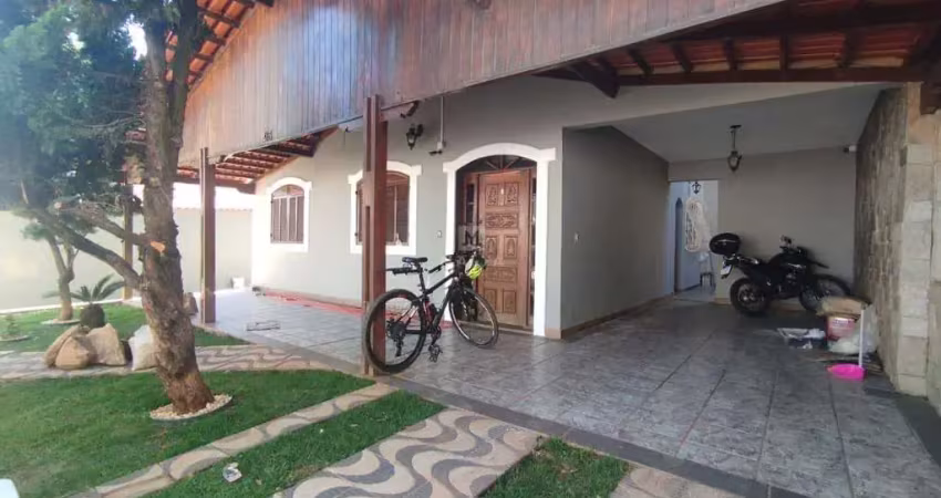 Casa com 4 quartos para alugar no Diamante, Belo Horizonte 