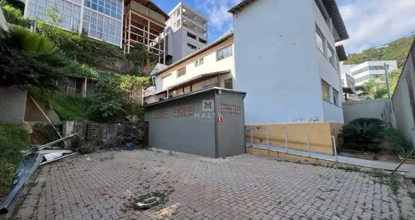 Imóvel comercial com 10 quartos e 7 banheiros para alugar, 620 m²