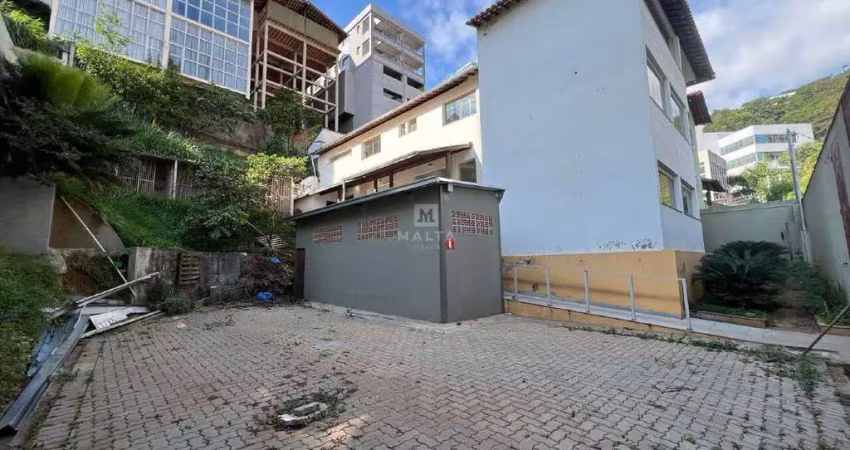 Imóvel comercial com 10 quartos e 7 banheiros para alugar, 620 m²