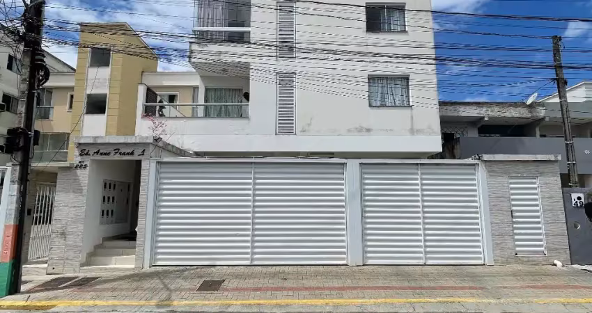 Apartamento para locação anual no bairro santa regina