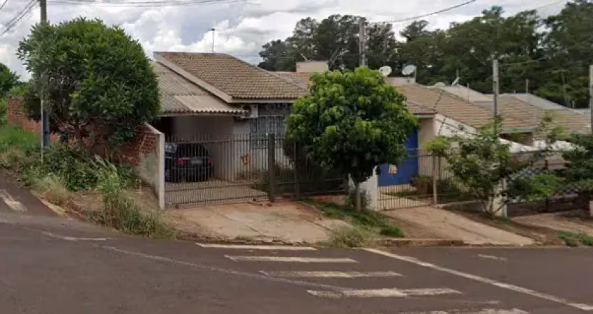 Casa de esquina em paiçandu com dois quartos, bairro jardim porto seguro