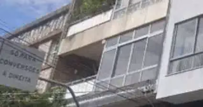 Prédio na lapa com 2 apartamentos de 60m², 2 dormitórios e 2 apartamentos de 120m² com 3 dormitórios