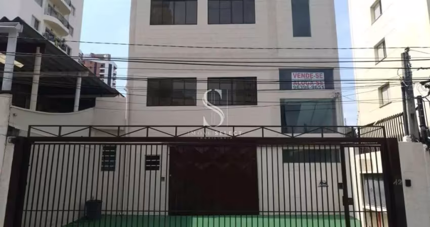 Predio comercial de 600m² com 2 dois banheiros/vestiarios e 4 vagas para automoveis  em  santo amaro