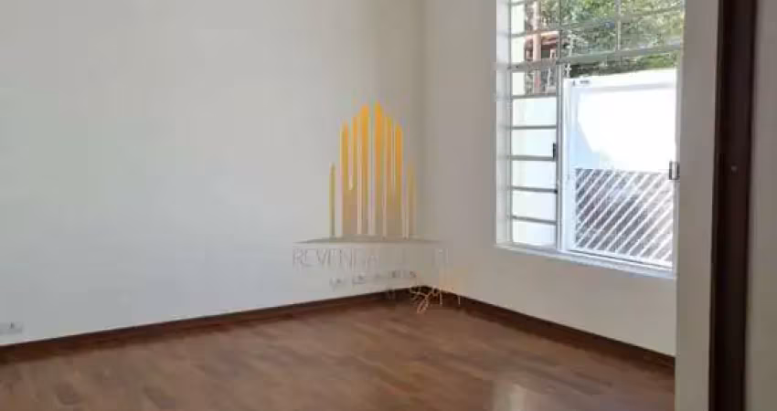 Sobrado residencial de 225m²  com dois dormitórios , um banheiro, e seis vagas á venda no campo belo