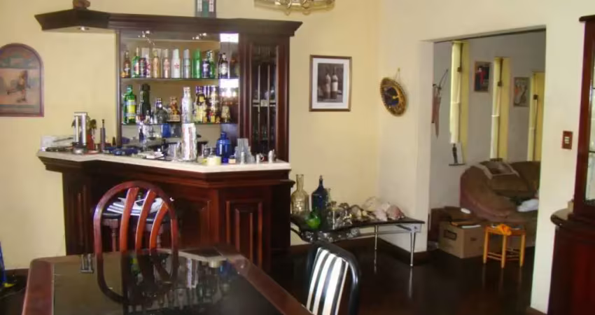 Casa à venda de 430m² com 4 dormitórios 1suíte 2 vagas no cursino.