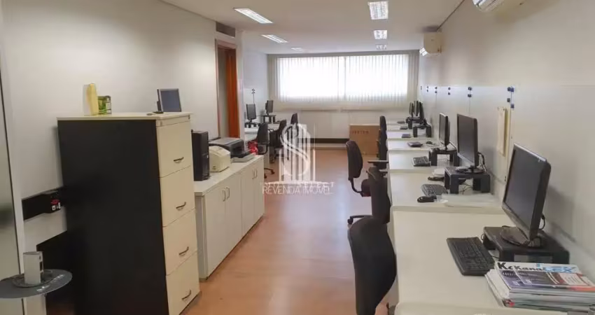 Sobrado residencial de 200m²  possui  5  dormitórios ,  2 banheiros e 2 vagas á  venda  no jabaquara