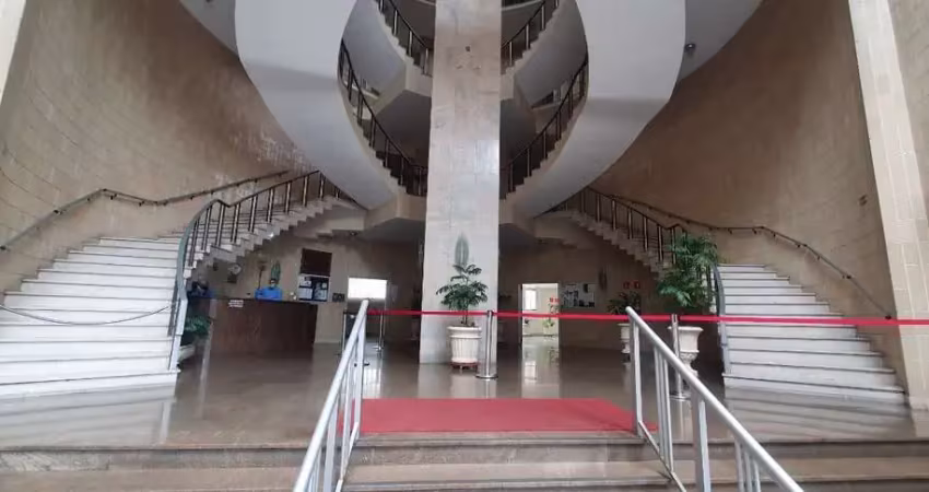 Conj. comercial próx. da estação santa cecilia do metro