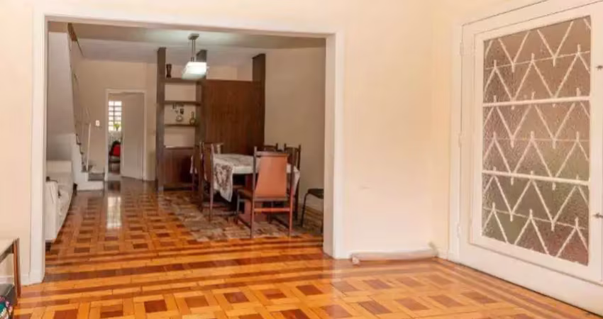 Sobrado á venda no  campo belo  com 172m²  3 dormitórios  2 banheiros 2 vagas