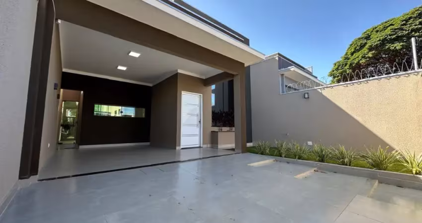Casa com suíte e espaço para closet,  área gourmet e pé direito duplo