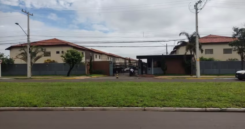 Apartamento duplex, com 1 suíte e 2 quartos e banheiro social