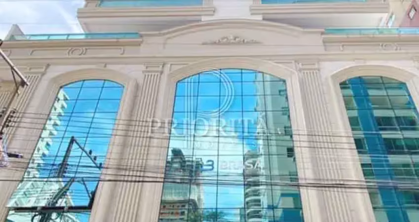 Apartamento com 3 quartos à venda na Rua 230, Meia Praia, Itapema