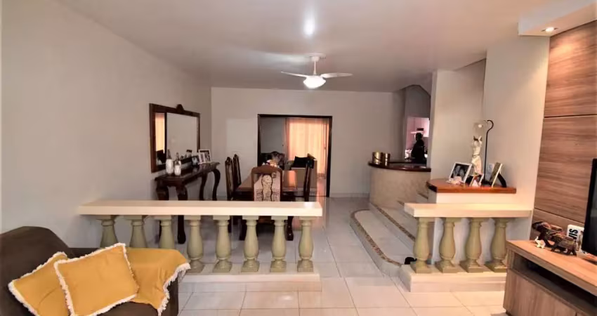 Casa com 3 quartos à venda no Centro, Birigui 