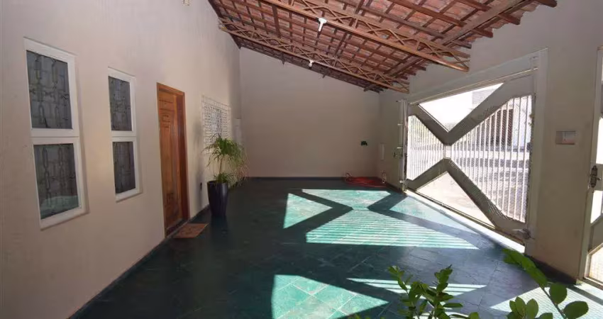 Casa com 3 quartos à venda no Centro, Birigui 