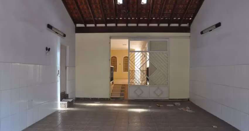 Casa com 3 quartos à venda no Centro, Birigui 