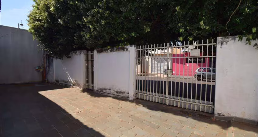 Casa com 2 quartos à venda no Centro, Birigui 