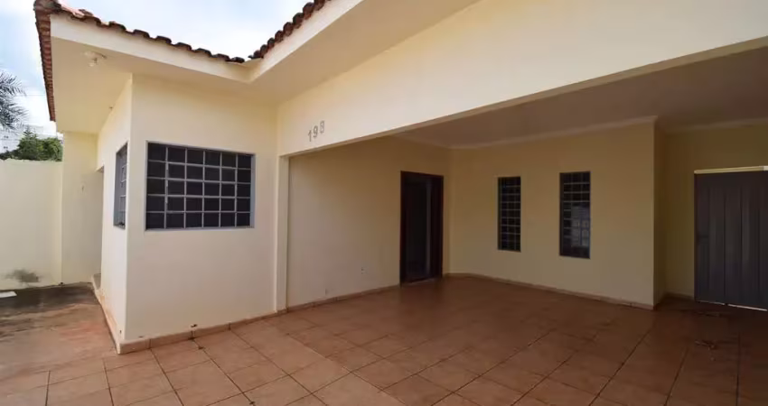 Casa com 3 quartos à venda no Centro, Birigui 
