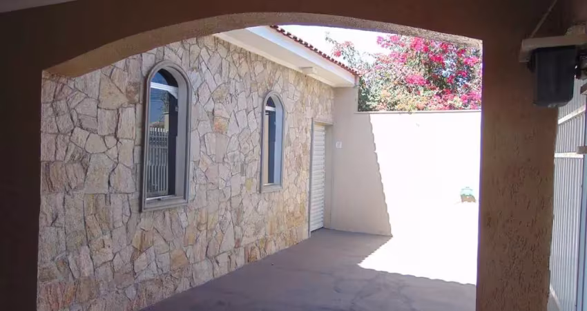 Casa com 3 quartos à venda no Centro, Birigui 