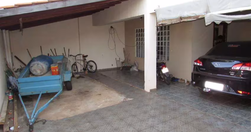 Casa com 5 quartos à venda no Centro, Birigui 