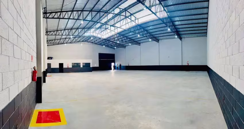 Galpão em ótima localização logistica com escritório e banheiros 500 m2 de terreno e construção