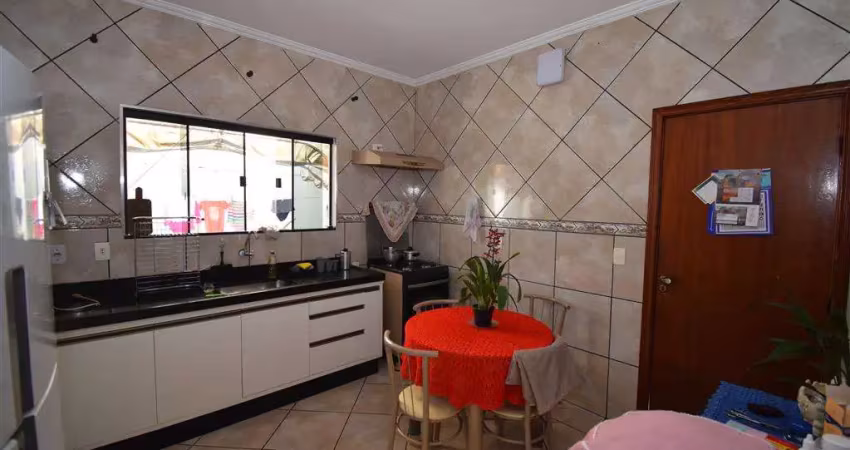 Casa com 3 quartos à venda no Centro, Birigui 