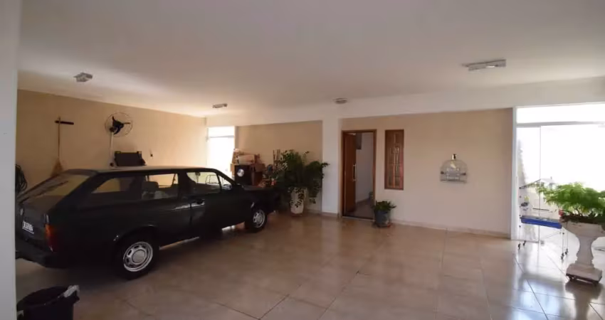 Casa com 3 quartos à venda no Centro, Birigui 