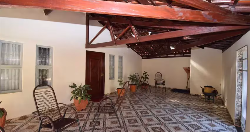 Casa com 2 quartos à venda no Centro, Birigui 