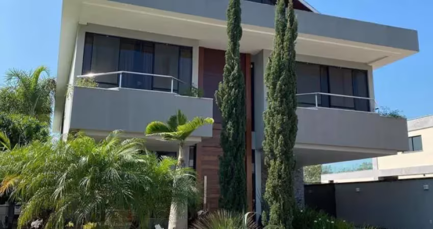 Casa em  alphaville barra da tijuca pela metade do preço 50% de desconto