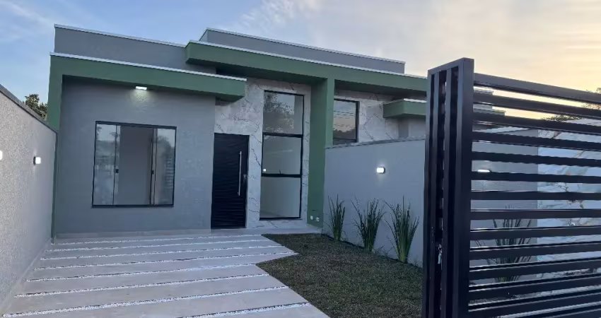 Casa com piscina em Matinhos-PR