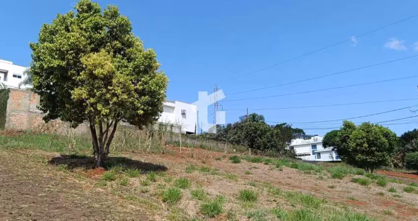 Terreno com duas frentes à venda no bairro vila izabel em pato branco - pr