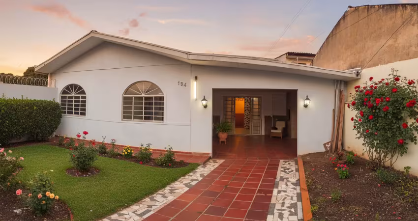 Localizaçao previlegiada no fazendinha duas casas 5 quartos com quintal!
