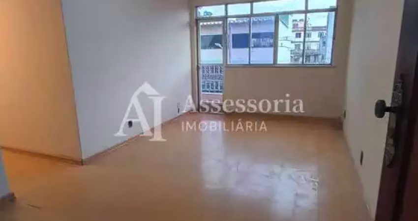 Apartamento semimobiliado 2 quartos, vaga de garagem, frente