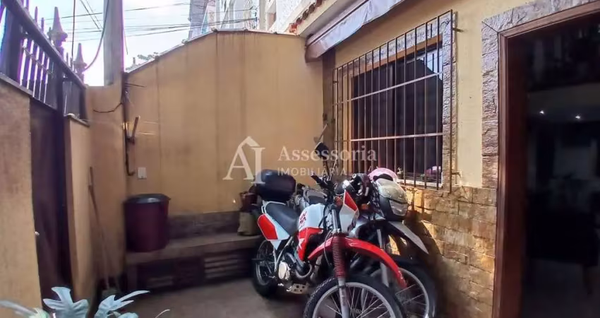 Casa com 2 quartos para alugar na Rua Santa Luz, Vista Alegre, Rio de Janeiro