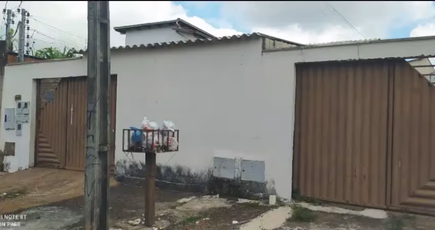 Três casas no lote no jardim são josé goiânia. oportunidade!! para você que busca uma renda mensal. disponível para venda uma casa e dois barracões todos alugados e gerando renda. imóvel com ótima loc