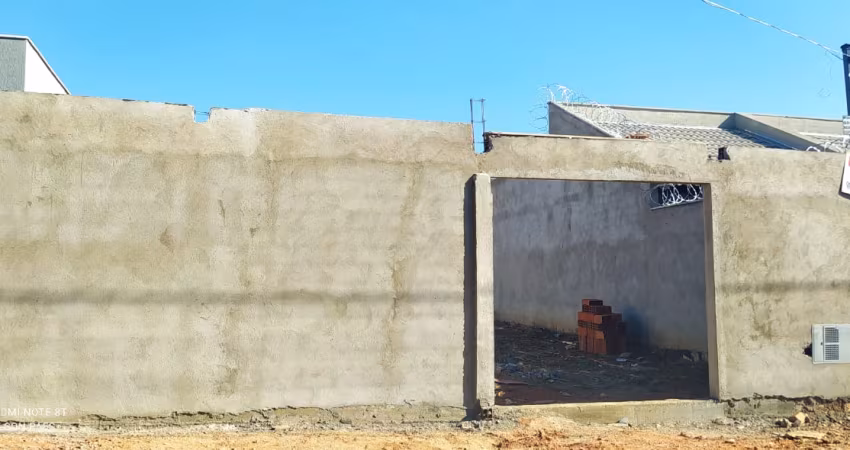 Ágio de lote. oportunidade!! residencial tuzimoto, excelente lote com 250 mts murado falta só a frente pra murar queda pra rua e frente pra nascente. ágio disponível pra venda. bairro todo adensado co