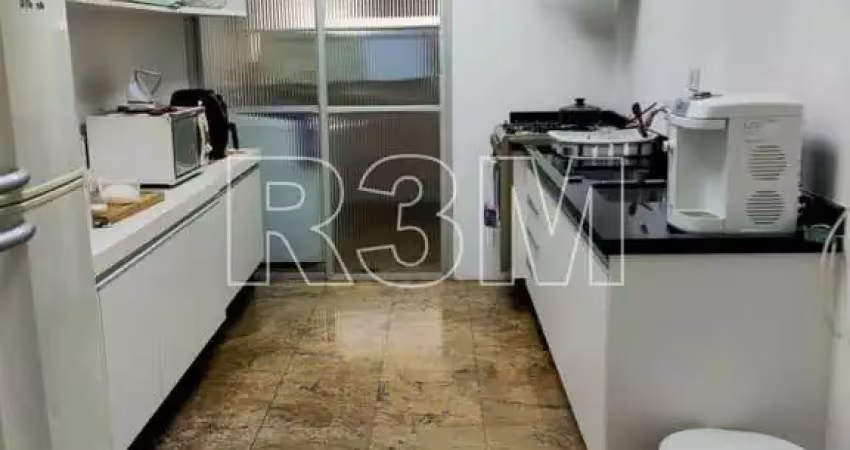 Cobertura duplex na bela vista com  240 m² a.u. sendo: 3 dormitórios, (1 suíte) e 2 vagas de garagem
