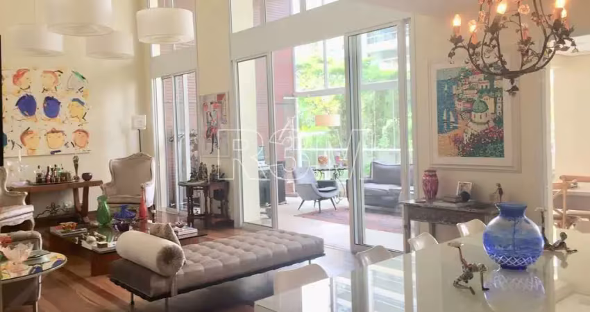 Apartamento no campo belo com 370 m² a.u. sendo 4 dormitórios (3 suítes) e 3 vagas + depósito.