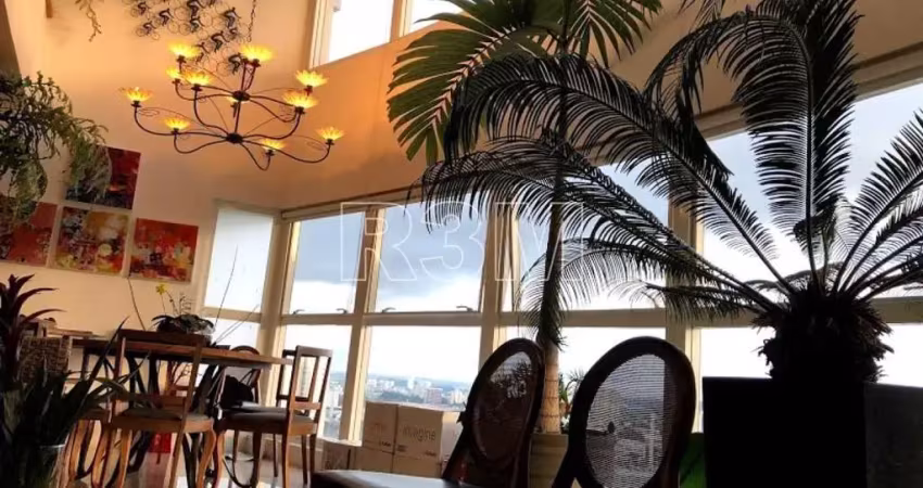 Cobertura na  granja julieta  com 238 mts a.u. sendo 3 suítes, 3 vagas e depósito no subsolo.