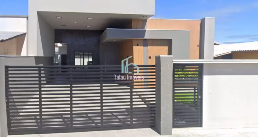 Casa alto padrão, localizada em balneário arroio do silva