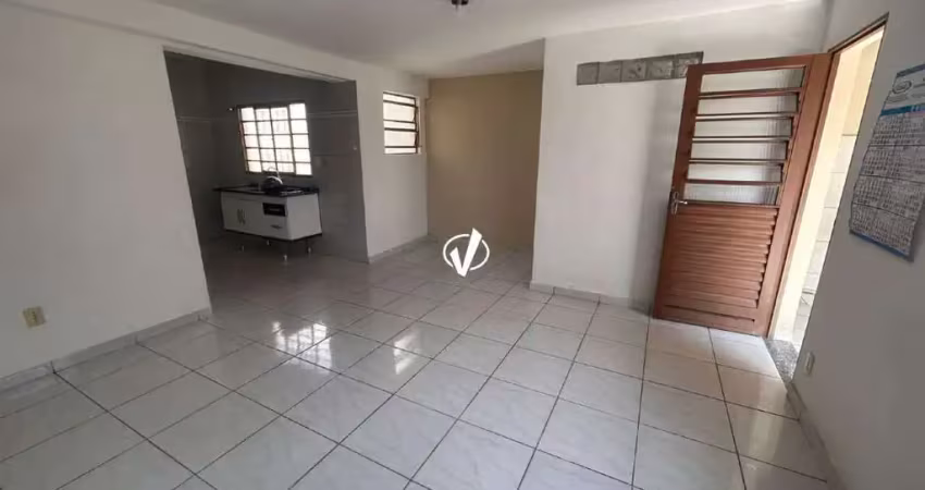 Casa com 3 quartos para alugar no Loteamento Jardim Imperial, Pindamonhangaba 