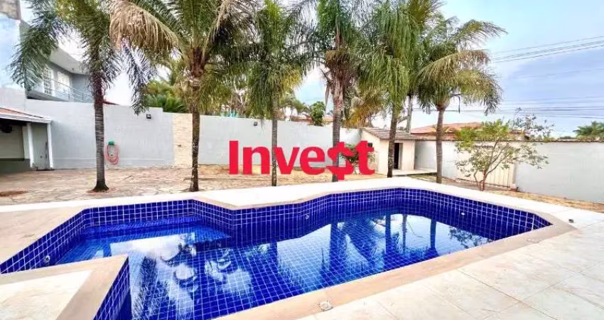 Casa excelente , reformada , 3 quartos , lazer completo , dentro de condomínio , lote de 800m² , édicula com 2 quartos no conjunto 04 em arniqueiras .