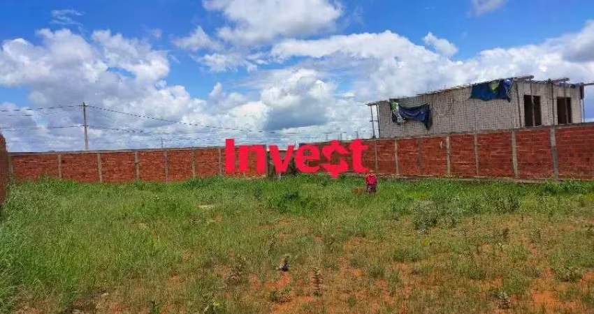 Lote de 800m², condomínio de alto padrão, na rua 02 da 26 de setembro.