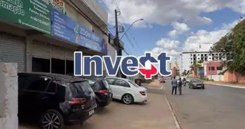 Prédio, 2 lojas comerciais, 2 apartamentos, 2 e 3 quartos, rua 08 vicente pires