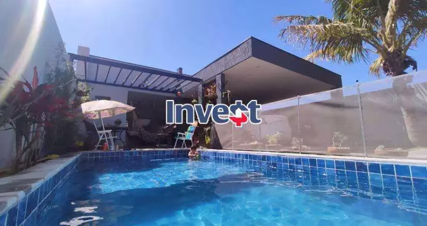 Casa moderna, dentro de condomínio, 4 quartos, lazer completo, lote de 400m² no conjunto 05 em arniqueiras.