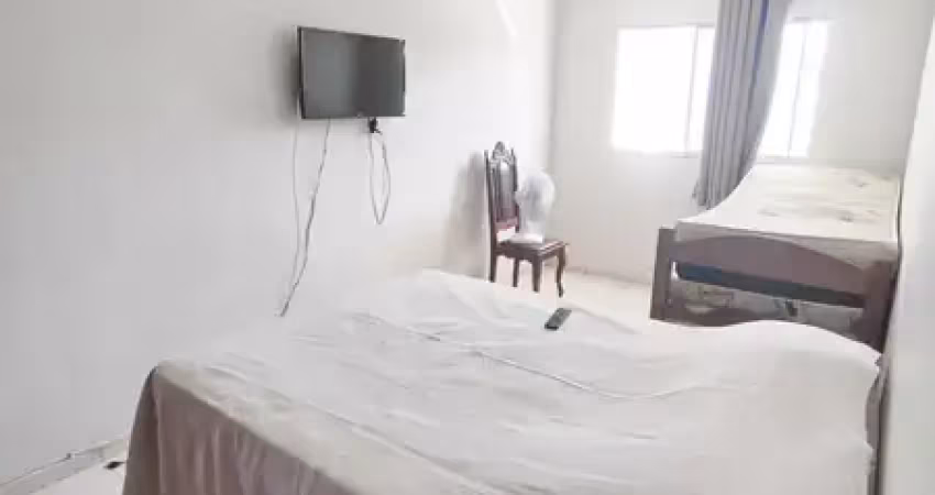 Casa duplex  com 02 quartos. próxima a prefeitura de guarapari/es.