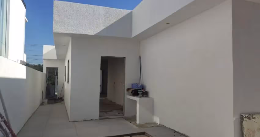 Casa térrea com 125m² 3 dormitórios- com suíte- em condomínio