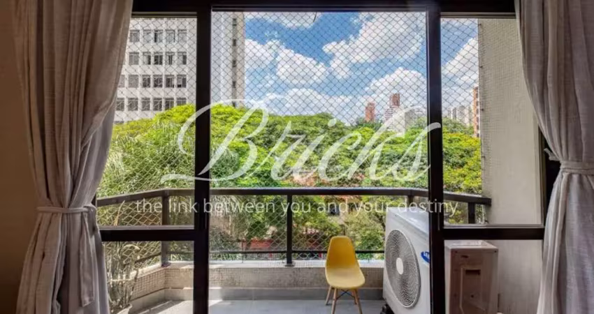 Apartamento a venda no campo belo -  reformado - 180,5m² úteis - 3 vagas e 4 quartos
