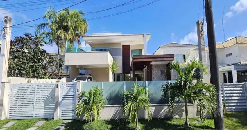 Oportunidade: casa em buraquinho: 242 m2, 4 suítes, piscina e espaço gourmet privativo!